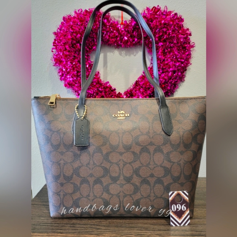 Coach tote